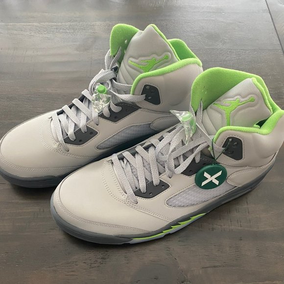 Nike Air Jordan 5 Retro - Picture 2 of 4